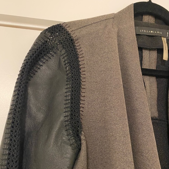 Cropped Blazer -  Knit & Leather - Picture 2 of 5